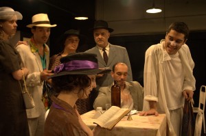 Cena de <i>A Falecida Vapt-Vupt</i>, com o Grupo Macunaíma