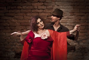 Lulu Pavarim e Fernando Fecchio em "Serpente Verde, Sabor Maçã" crédito Fabio Messias