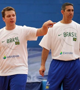 Gustavo De Conti e José Neto, os técnicos da decisão do NBB (Foto: CBB)