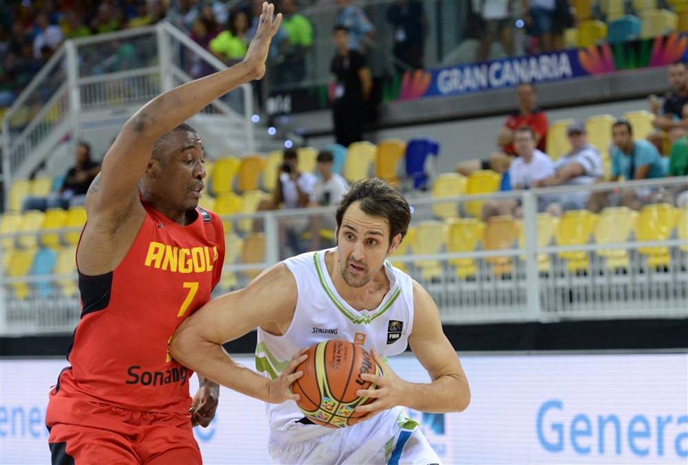 Domen Lorbek, o único titular que se salvou na Eslovênia (Foto: Fiba/Divulgação)