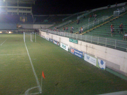 Torcida fica na orelha do goleiro