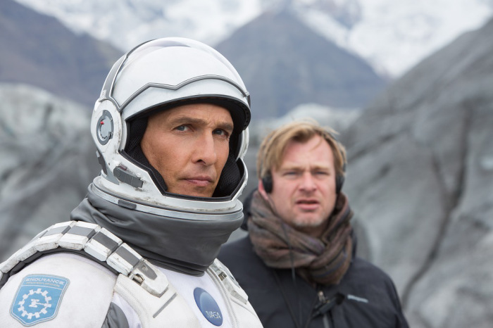 Nolan e seu astro, Matthew McConaughey, contemplam o horizonte: há muitos erros ao alcance dos olhos (Foto: divulgação)