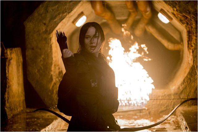 Mesmo o feminismo precisa ser bem dosado, parece advertir o desfecho de "Jogos Vorazes": todo totalitarismo merece desconfiança (Foto: divulgação)