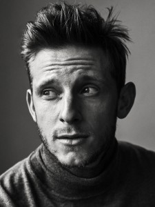 Jamie Bell como Bond: será? (Foto: reprodução/Interview)