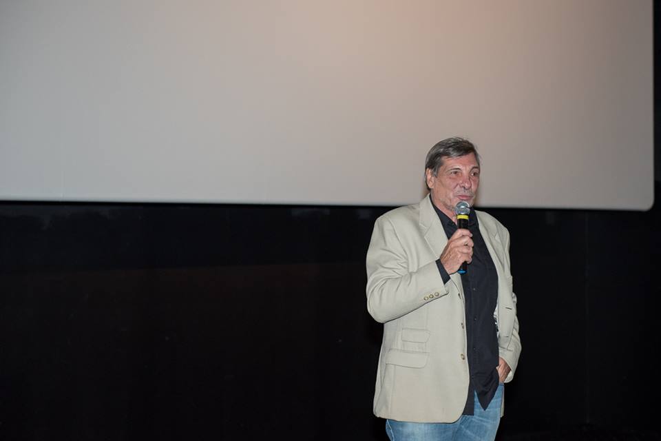 O fundador da imovision, Jean-Thomas Bernardini, discursa antes da exibição do filme (Foto: Ana Paula Amorim)