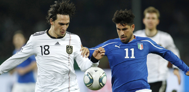 Hummels na marcação de Borriello