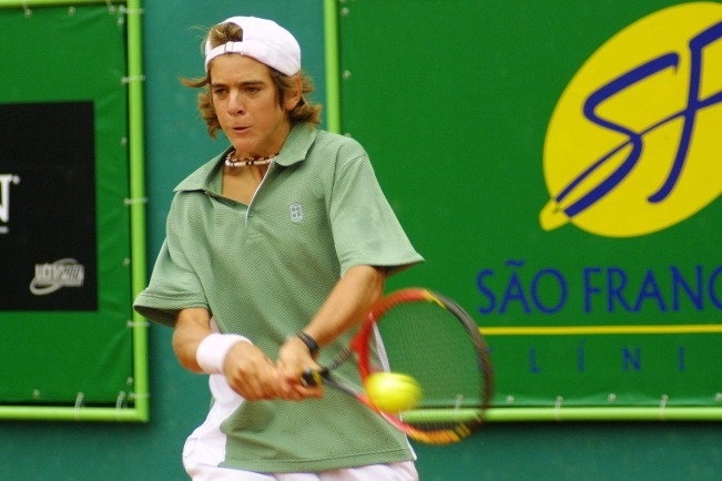 O jovem Delpo nas quadras da Recreativa (Luis Cândido/Alpha Imagem)
