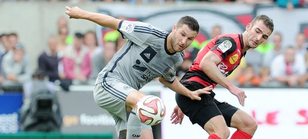 André-Pierre Gignac fez o gol do OM contra o EAG. Assim como no último campeonato, ele começa este com 3 gols após 3 jogos e agora divide a artilharia geral com Erding, da ASSE (Panoramic/lfp.fr)