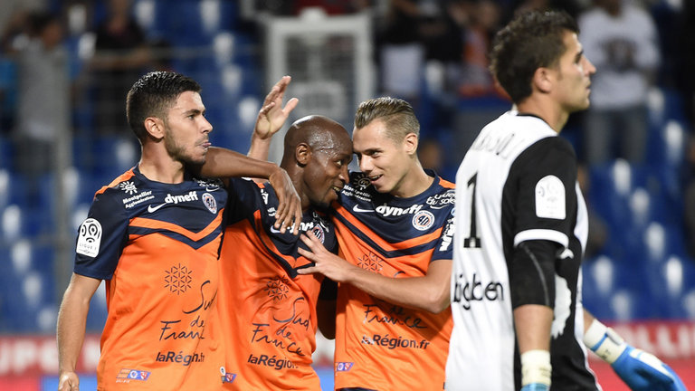 Jogadores do Montpellier festejam gol contra do Lorient na rodada. Sem alarde, o MHSC tem bom desempenho nessa reta inicial de temporada