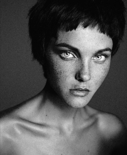 Carol Trentini por Fabio Bartelt