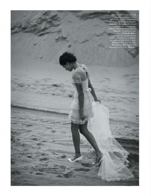 Isabeli Fontana feat. Vogue Paris de abril by Peter Lindbergh