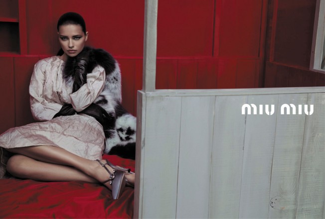Adriana Lima feat. Miu Miu Verão 2013