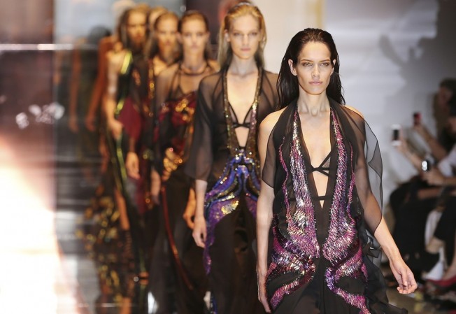 Amanda Wellsh feat. Gucci SS2014 at Milan Fashion Week