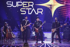 As bandas se apresentam e passam para a próxima fase se atingirem 70% dos votos (Foto: Pedro Curi/TV Globo)