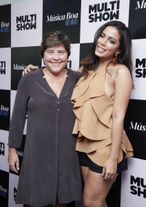 A diretora Stella Amaral é só elogios à nova apresentadora (Foto: Juliana Coutinho/Divulgação Multishow)