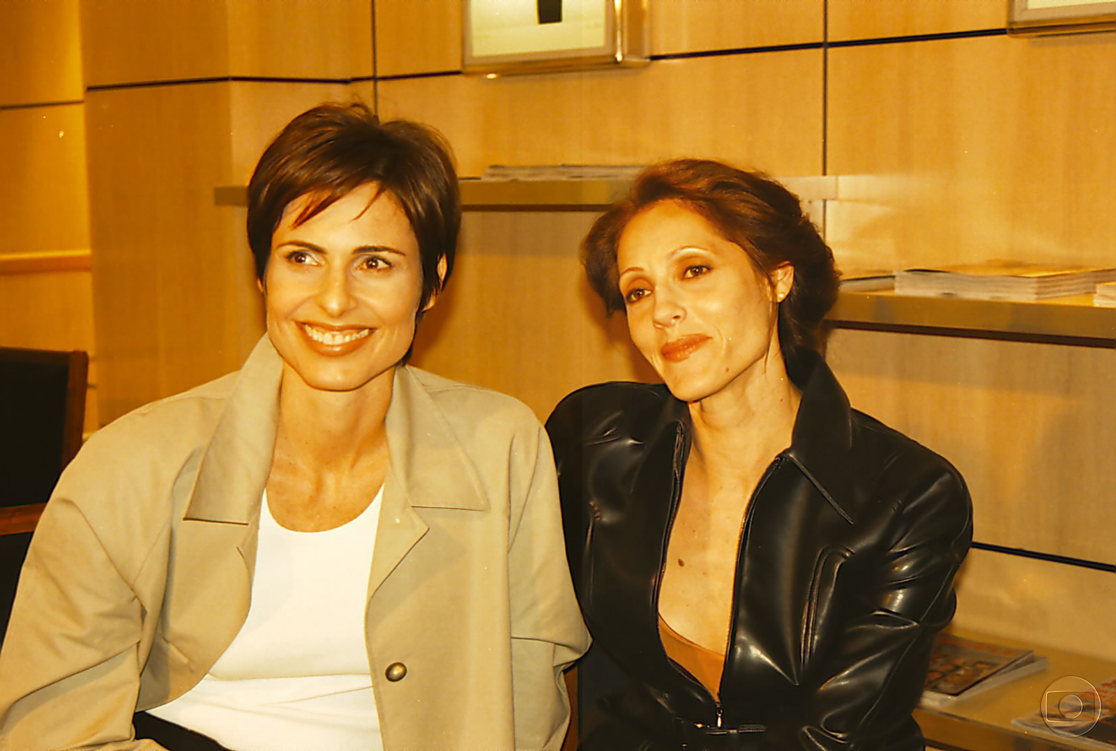 Silvia Pfeiffer e Christiane Torloni eram as lésbicas Leila e Rafaela em Torre de Babel (Fotos: Divulgação)