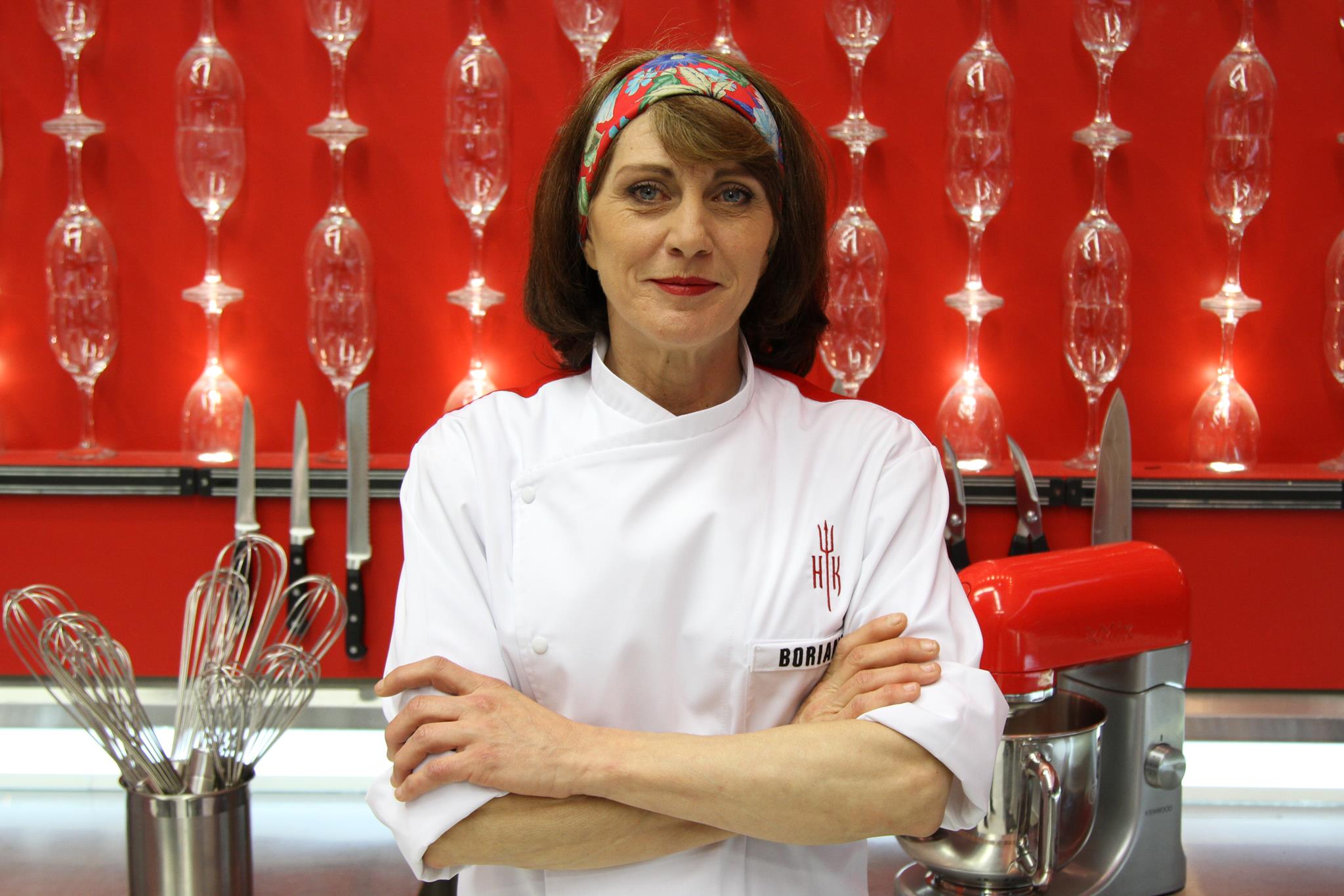 Borianka é da Bulgária, está no Brasil há 11 anos e vê semelhanças entre os dois povos. Cresceu cuidando da cozinha e trabalhou na cozinha de hotéis cinco estrelas na Itália e França.(Gabriel Gabe/SBT)