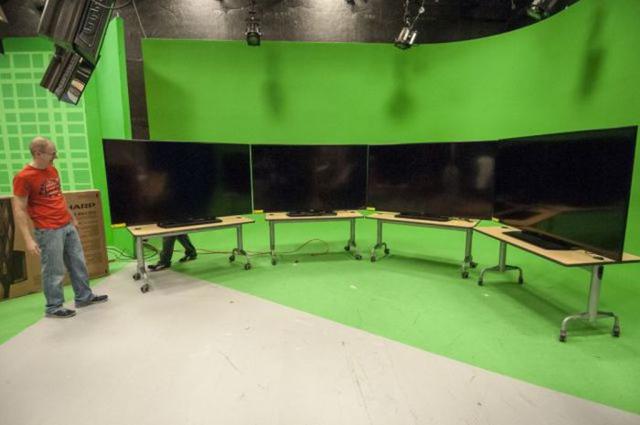 this_is_by_far_a_gamers_dream_come_true_09