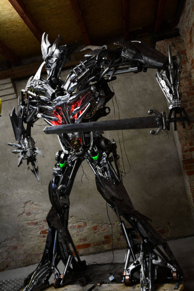 scrap_metal_comes_to_life_in_this_artists_hands_640_high_14