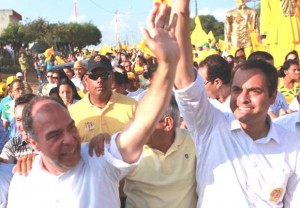 O candidato ao Senado, Fernando Bezerra Coelho, e o candidato a governador, Paulo Câmara (PSB-PE). Foto: Divulgação