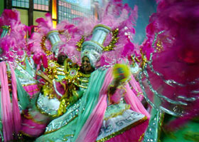 Baiana da Mangueira, em desfile de 1998. Foto: Divulgação