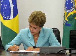 Mais magra, Dilma adere à musculação para manter a forma