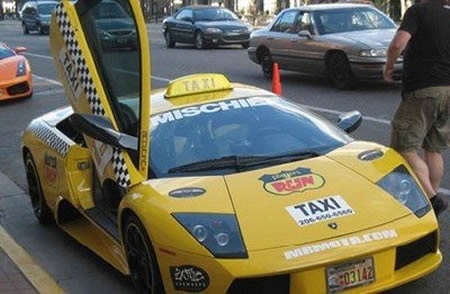 198_2355-lamborghini-taxi-2