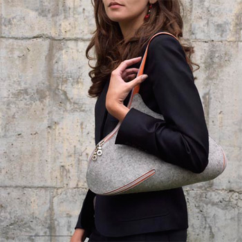 A bolsa fechada, para passear