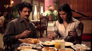 Felipe e Verônica em cena de "Copa Hotel". Crédito: Reprodução/GNT